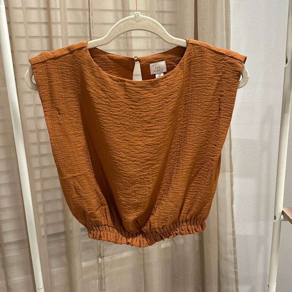 A New Day Cropped Tank (Size XS)